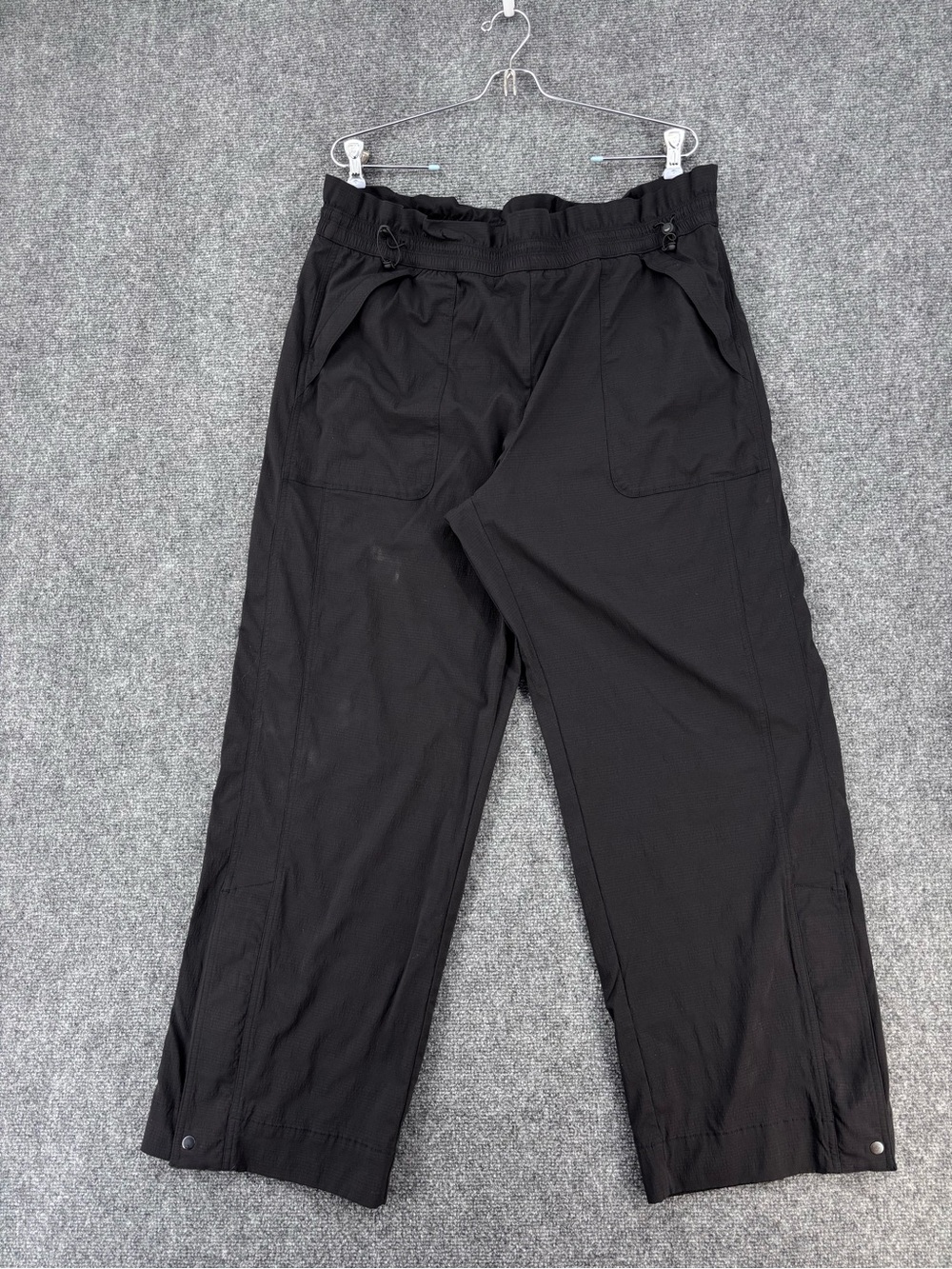 Athleta Black Trekkie High Rise Parachute Pants Women’s 16 Hiking Gorpcore